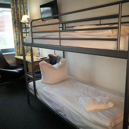 Hotel Near By Laatzen Eksteriør billede