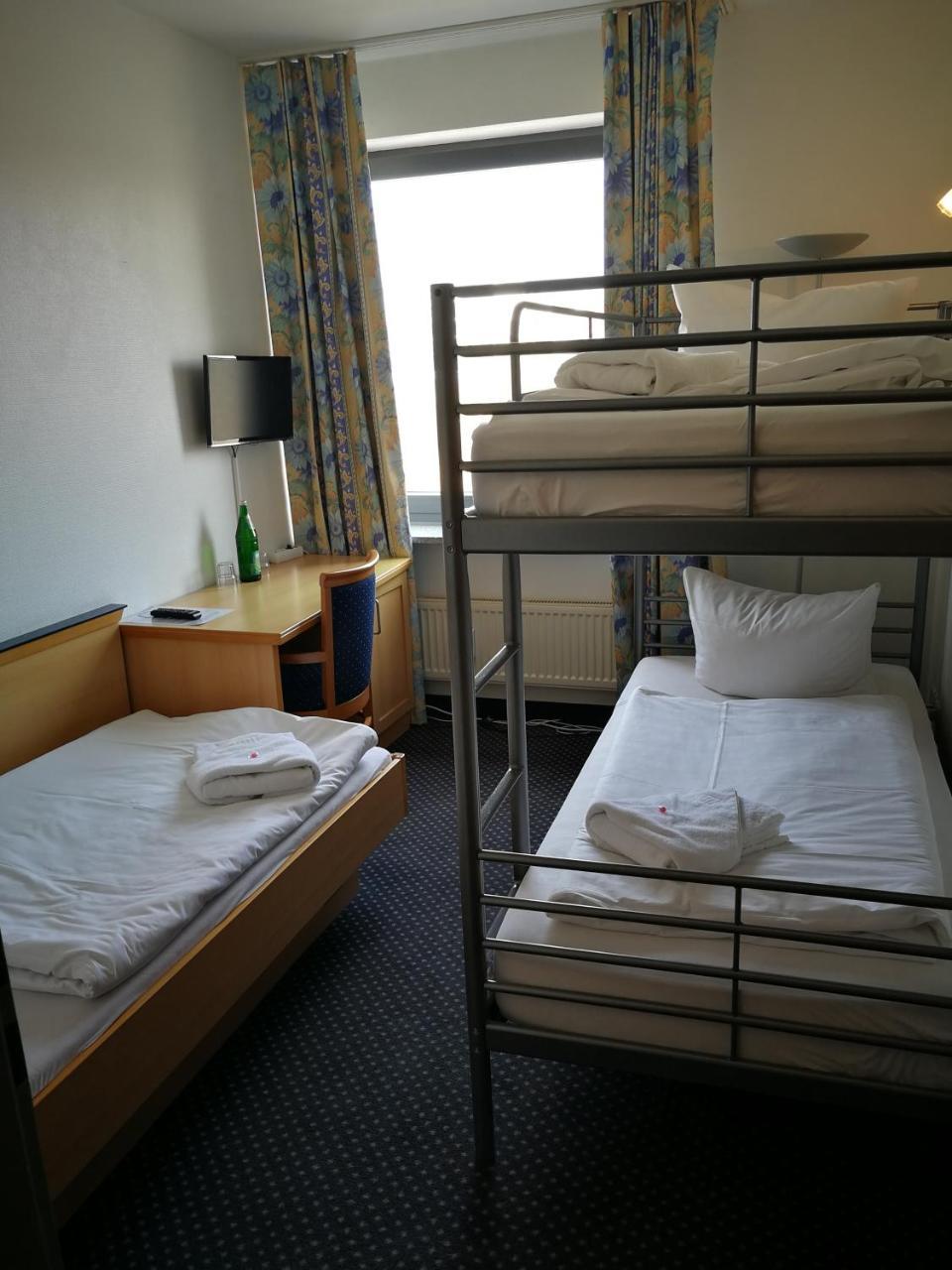 Hotel Near By Laatzen